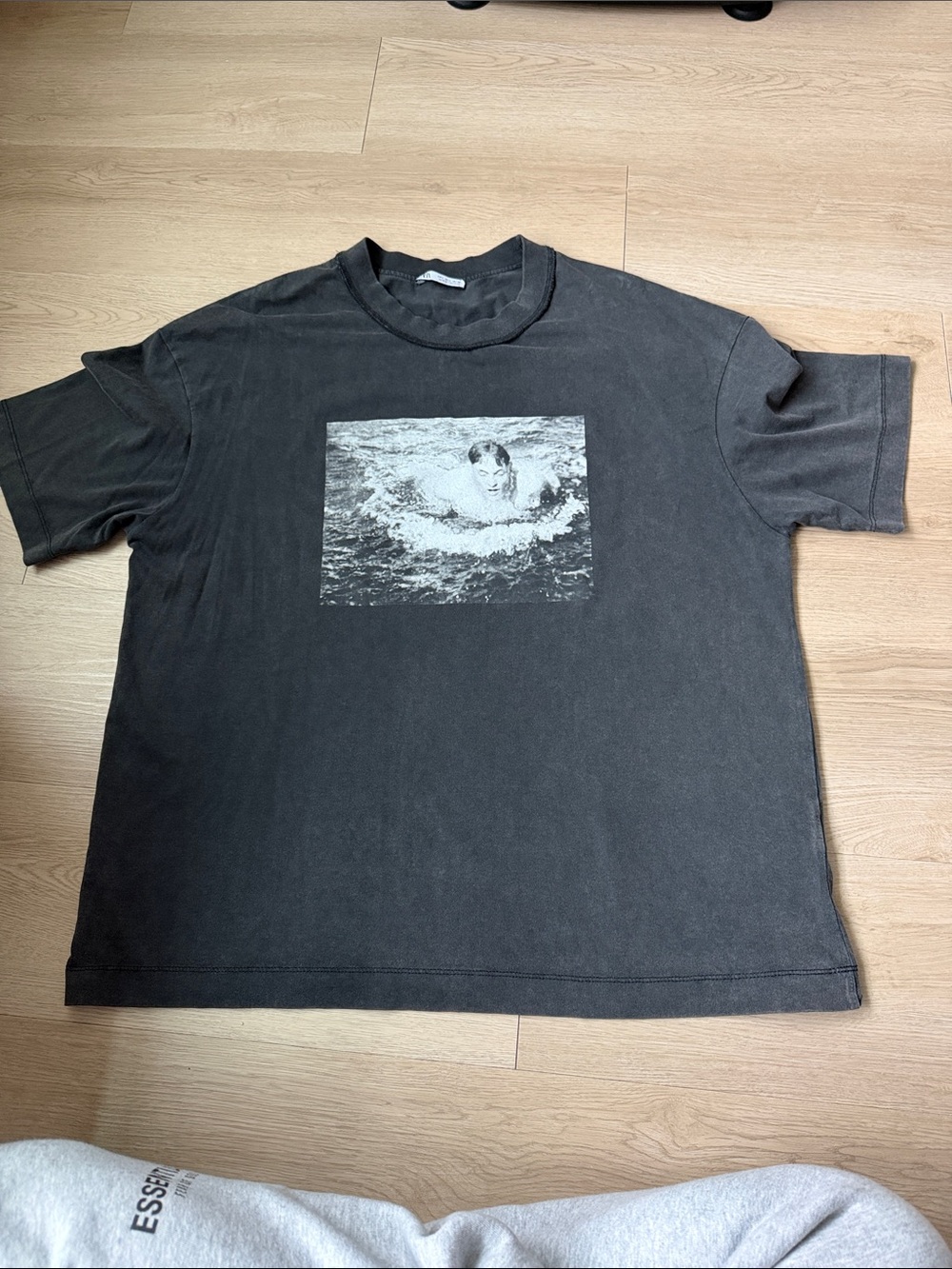Zara Black Vintage-Style Graphic Crewneck Tee